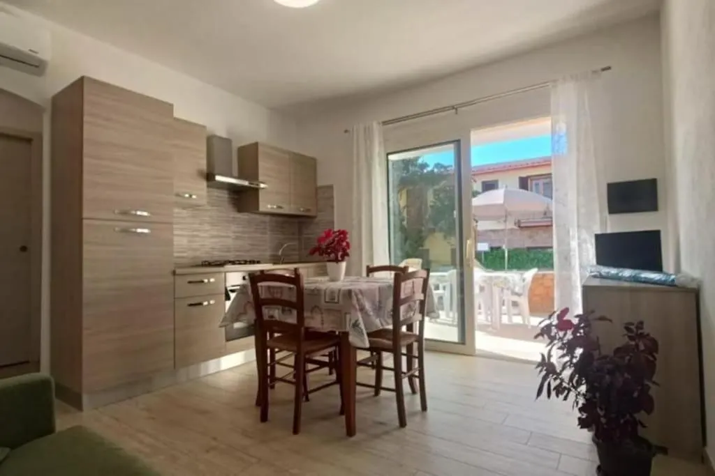 Eland A Due Passi Dal Mare Apartment Isola Rossa 0*,