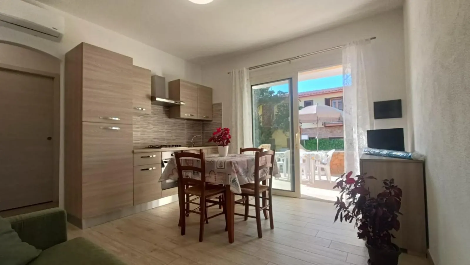 Eland A Due Passi Dal Mare Apartment Isola Rossa Italy